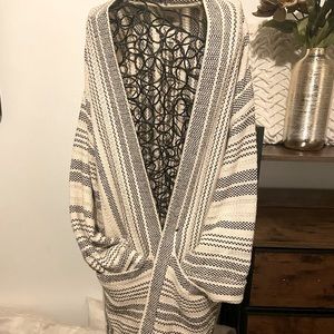 Womens Billabong cardigan.